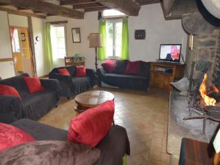 Holiday Home in Le Mesnil-Boeufs with Garden, cleaning included - Isigny-le-Buat - 9