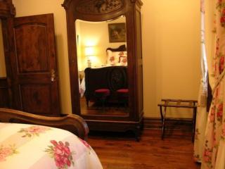 JR's Chophouse B&B - 2