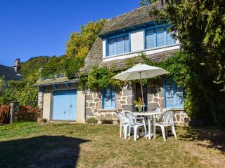 Holiday Home in Vic-sur-Cère with Balcony, cleaning included - Vic-sur-Cère - 4