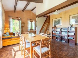 Tranquil Villa, Nature s Embrace, cleaning included - 7