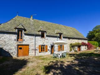Holiday Home in Oradour with Terrace, cleaning included - Neuvéglise - 0
