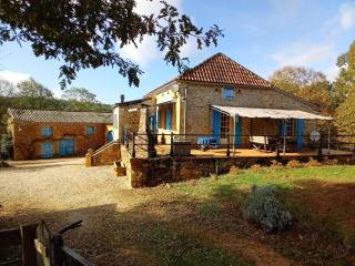 Authentic holiday home with private pool, cleaning included - Puy-lʼÉvêque - 3