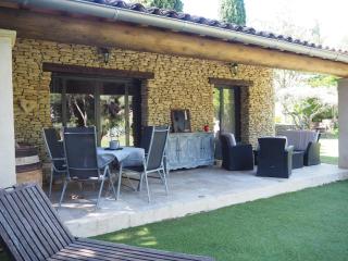 Charming holiday home with private garden, Bédarrides, cleaning included - Bédarrides - 0