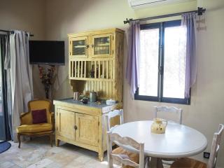 Charming holiday home with private garden, Bédarrides, cleaning included - Bédarrides - 6