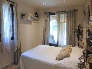 Charming holiday home with private garden, Bédarrides, cleaning included - Bédarrides - 3
