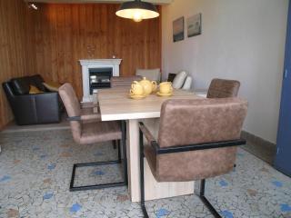 Apartment in Cuzy with Heated Pool, cleaning included - Cuzy - 0