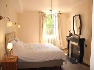 Elegant Family Home in Bouix, cleaning included - 0