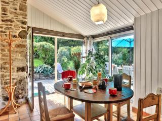 Charming Stone House with Garden in Brittany, cleaning included - Huelgoat - 7