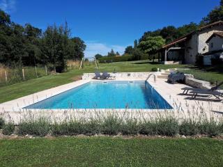 Holiday Home in Verteillac with Private Pool, cleaning included - Verteillac - 9