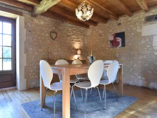 Holiday Home in Verteillac with Private Pool, cleaning included - Verteillac - 4