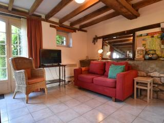 Holiday Home in Saizy with Patio, cleaning included - - 9