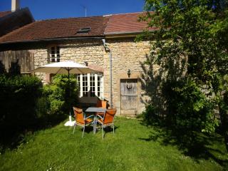 Holiday Home in Saizy with Patio, cleaning included - - 6