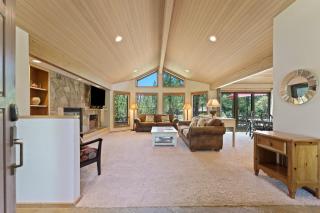 10 Tan Oak Home with BBQ on the Deck - 6
