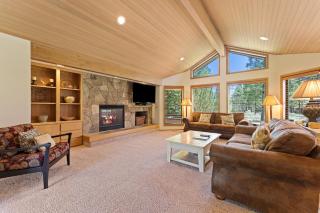 10 Tan Oak Home with BBQ on the Deck - 0
