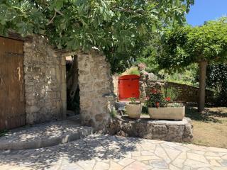 Modern holiday home with swimming pool, cleaning included - Dunières-sur-Eyrieux - 2
