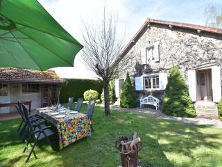 Mansion in Charrin by Loire with Pool, cleaning included - Charrin - 3