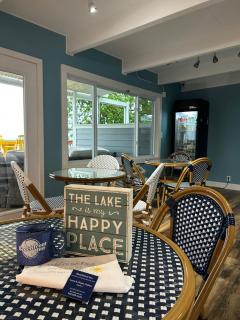 Beachfront Inn - Baileys Harbor - 0