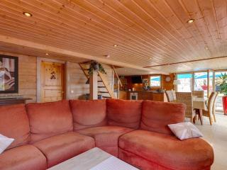 Holiday Home in Le Cheylard with Fireplace, cleaning included - Le Cheylard - 7