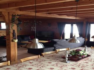 Chalet in Les Gets near Ski Bus & Sauna, cleaning included - Les Gets - 8