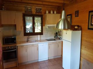 Chalet in Les Gets near Ski Bus & Sauna, cleaning included - Les Gets - 6