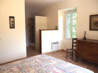 Charming Stone House with Terrace, cleaning included - 1