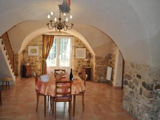 Charming Stone House with Terrace, cleaning included - Lussan - 6