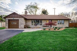 Cheerful & cozy farmhouse 2 bedroom home - Greenwood - 4