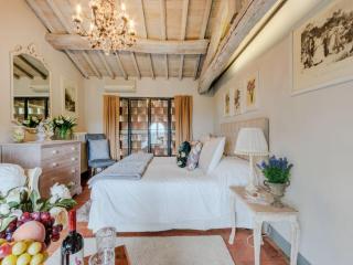 Tuscan Farmhouse with Infinity Pool Retreat - Matraia - 5