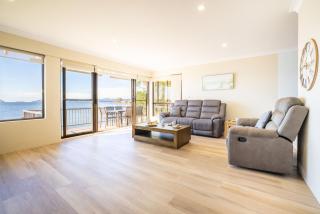 The Pelicans 6, 53 Soldiers Point Rd - stunning waterfront unit - Soldiers Point - 4