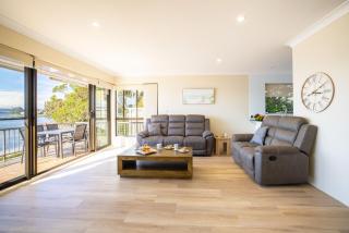 The Pelicans 6, 53 Soldiers Point Rd - stunning waterfront unit - Soldiers Point - 3
