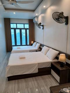 HoTel Ven Hồ - - 5