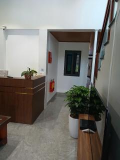 HoTel Ven Hồ - - 4