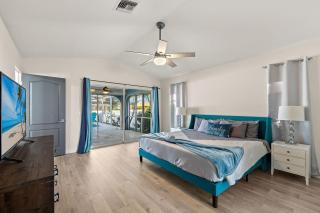 LUXURIOUS Large Open Ocean Blue Pool Vacation Home - Cape Coral - 7
