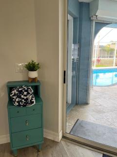 LUXURIOUS Large Open Ocean Blue Pool Vacation Home - 5