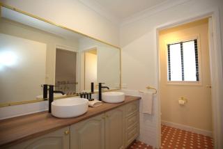 Chalet De Neige 2 9 Jillamatong Street - Jindabyne - 1