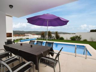 Modern villa with private swimming pool, cleaning included - Famalicão - 3