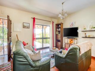 Carcavelos Villa with Pool, cleaning included - 1