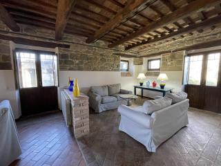 Large Group Retreat with Pool, cleaning included - 4