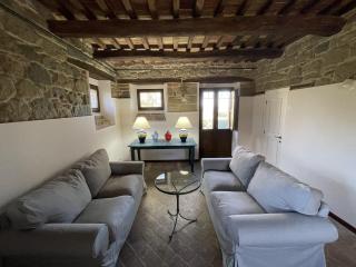 Large Group Retreat with Pool, cleaning included - Amandola - 2