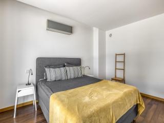 Apartment in Portugal near São Martinho Beach, cleaning included - Salir do Porto - 6