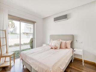 Apartment in Portugal near São Martinho Beach, cleaning included - Salir do Porto - 7