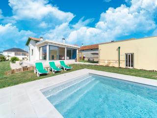 Rural Holiday Home with Pool , cleaning included - - 1