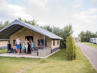 Fine safari tent in a holiday park, cleaning included - Nommern - 0