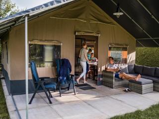 Fine safari tent in a holiday park, cleaning included - Nommern - 4