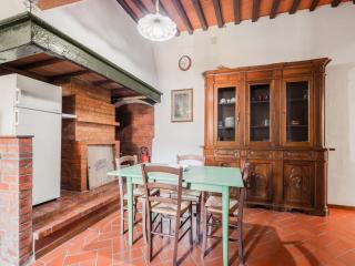 Farmhouse in San Baronto with Pool & Olive Groves, cleaning included - Quarrata - 0