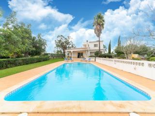 Serene Algarve Escape with Pool, cleaning included - 1