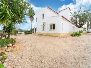 Serene Algarve Escape with Pool, cleaning included - - 3