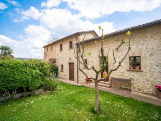 Farmhouse in Tuscany with Pool and Barbecue, cleaning included - Città di Castello - 4
