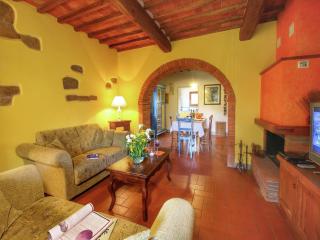 Farmhouse in Tuscany with Pool and Garden, cleaning included - Bucine - 8