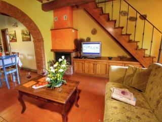 Farmhouse in Tuscany with Pool and Garden, cleaning included - Bucine - 2